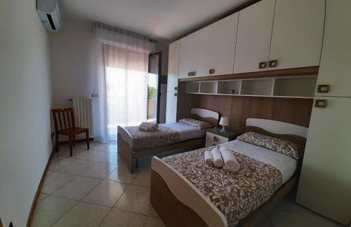 DOMUS MARIS Viserba, Spiagge e Centro a 100 mt Rimini Centro a 10 minuti in auto OFFERTA SIGEP 2026 FIERA RIMINI A 5 MINUTI - Photo 6