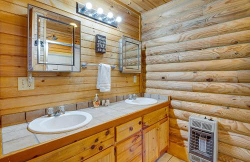 Pet-Friendly Cabin with Loft 5 Mi to Lake Lure! - Foto 13