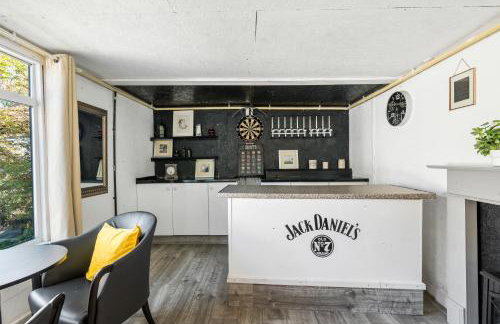 6 bedroom home for contractors and families - Photo 47