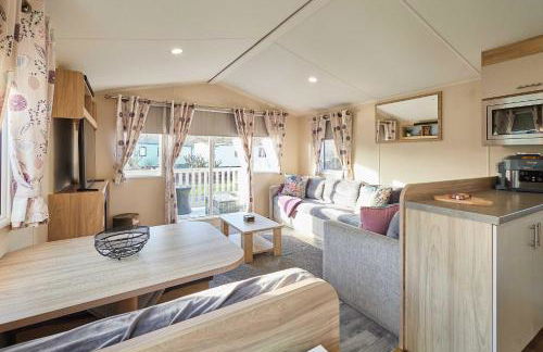 Host and Stay - 421 Wooler Park - Photo 3