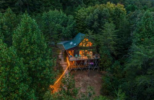 1 bedroom with a loft and hot tub cabin 45 minutes to Asheville - Foto 29