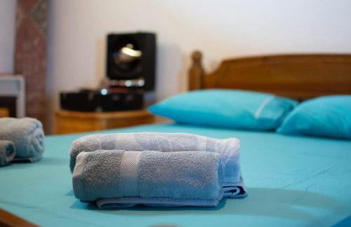 Overlooking Cheromilos - Foto 4