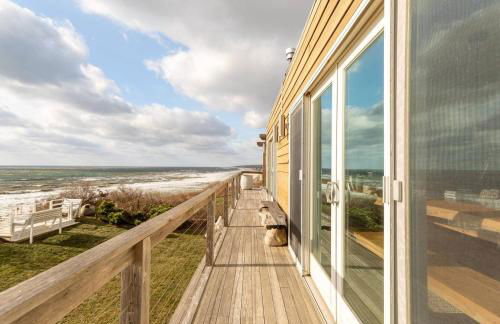 Surfside Villa by Rove Travel - Oceanfront Home with Hot Tub - Foto 46