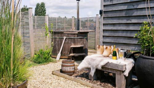 Shepherd's Hut- Hot Tub- Wellness Spa- Wood Burner - Foto 5