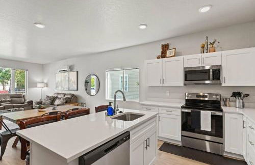 Brand New 3BD 2 5BTH Triplex Unit Near Downtown - Foto 14