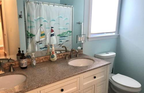 Single Family Ocean Block Wifi Beach Badges Washer And Dryer Private Yardspray Beach Ocean Block Contemporary 2Nd Off The Beach Close To - Foto 23