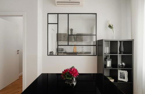 Deluxe Central Apartment - Photo 26