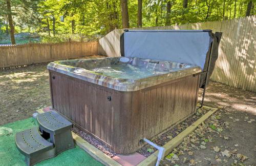 Decked-Out Home Hot Tub, Pool, Fire Pit and More! - Foto 37