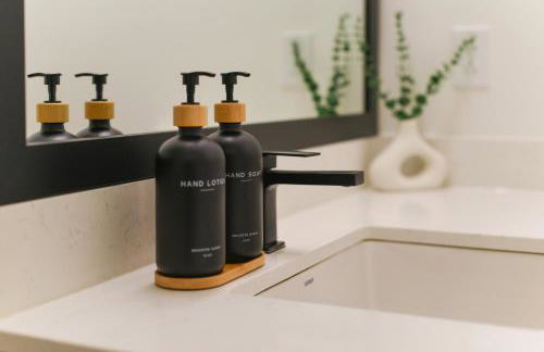 King Bed, Free Parking, Near UPMC, Pitt & CMU - Foto 15