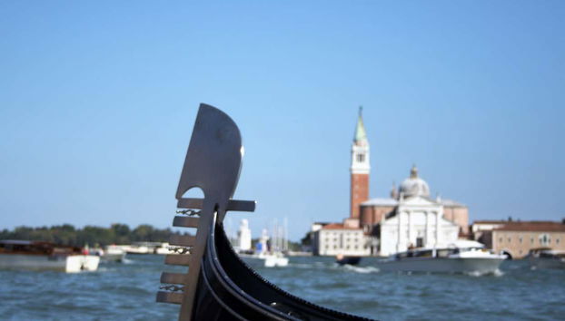 Paseo en góndola por los canales de Venecia con audioguía - Foto 3