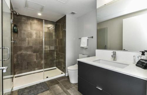 2BR Urban Retreat Gym Parkng and Scenic Rooftop - Foto 10