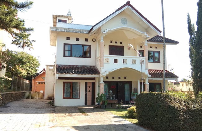 Villa Agro Kusuma Batu Malang - Foto 37