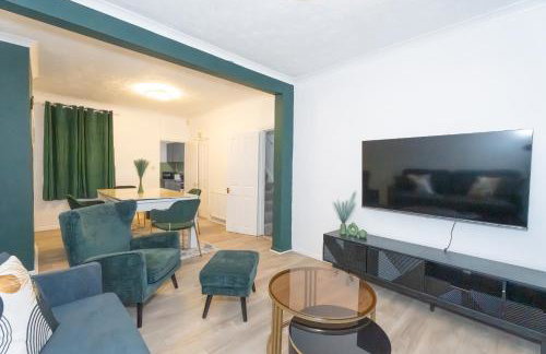 4 bed Emerald by Harlington 13 mins to central - Foto 3