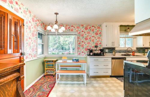 Family-Friendly Cottage Grove Home with Fireplace! - Foto 7