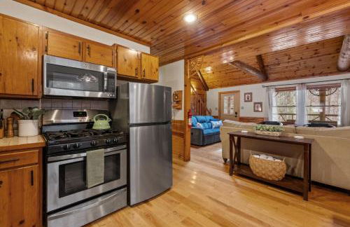 Lucky Log Cabin Hottub fireplace 12min to Mt Snow - Foto 29