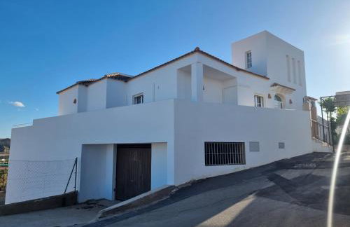 villa piscina y vistas espectaculares a la montana , gran terraza y aire acondicionado - Foto 12