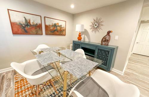 Lakefront 5 Bedroom Vacation Home - Sleeps 12! - Foto 22