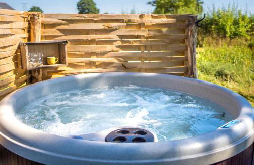 The Hideaway Hut - 1 Bed Shepherds Hut - Hereford - Photo 73