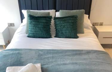 Superior Large Suite Luxury Living City Apartment, 2 Kingsize Bedrooms Business Suite - Free WiFi - Foto 13