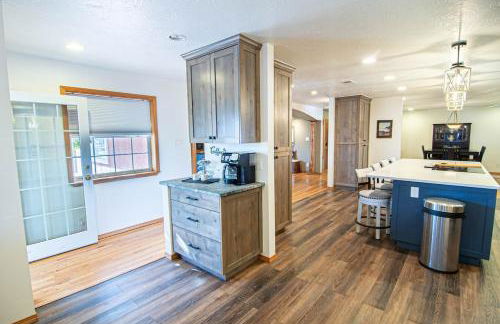 Pool, Hot Tub, Grill, Gym, Game Room, Office House - Foto 5