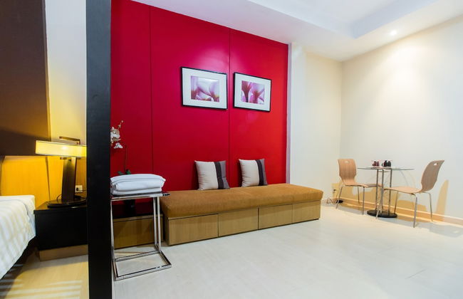 Silom convent garden - Photo 56