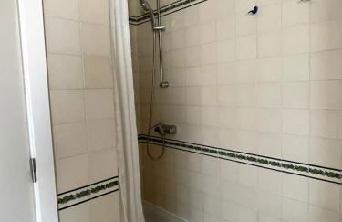 Spacious Studio in Sunny Villa Minutes to Beach - Foto 18