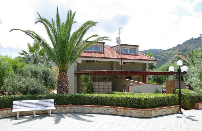 Stunning Apartment for 3 People in Residence - Photo 33
