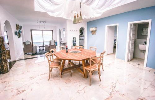 Villa Los Flamencos by Veaco- Beachfront & pool - Photo 8