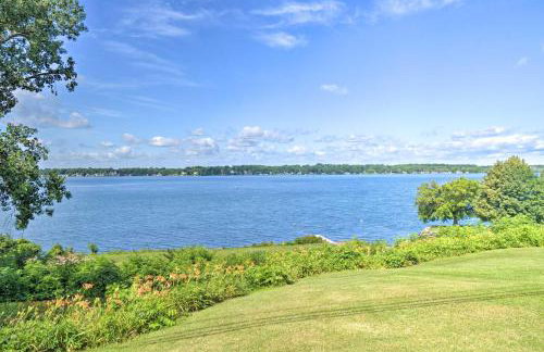 Lakefront Cayuga Retreat with Private Deck and Hot Tub - Foto 44