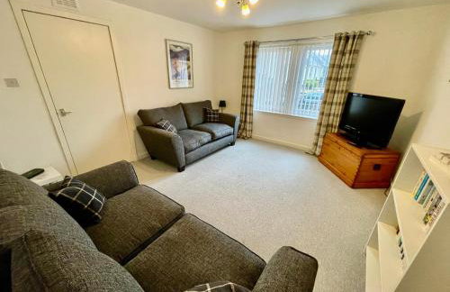 Spacious 2 Bedroom Home in Picturesque Cullen - Foto 1