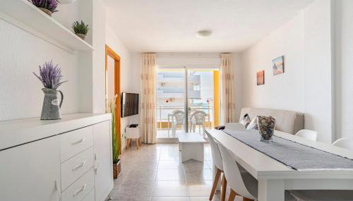 Apartamento céntrico en la playa con piscina. - Foto 4