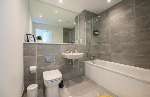 Villa Amalfi 2BR Urban Retreat - Foto 17