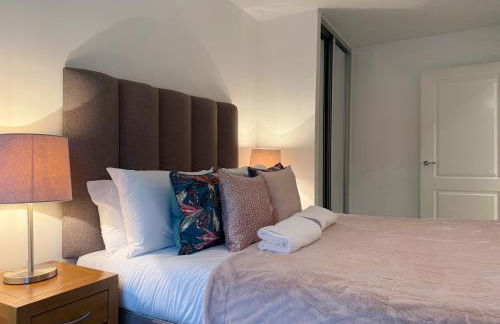 Laura's modern 1 bed apartment in Wimbledon - Foto 16