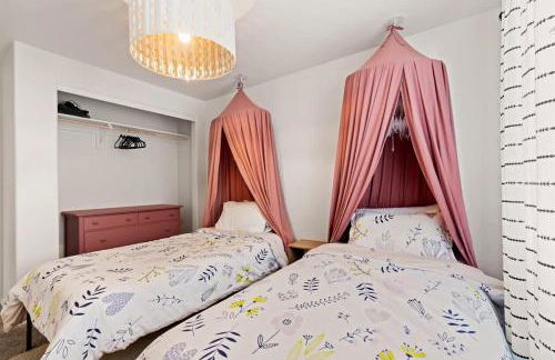 Modern Cabin Vibes, Vaulted ceilings, Sleeps 8! - Foto 31