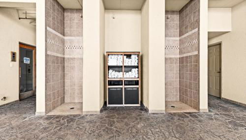 Whispering Pines Lake Views Studio 2 Queen Beds, Heated Pool and Hot Tub - Foto 3