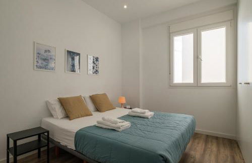 Modern, Stylish & Comfortable Apartment - Photo 15