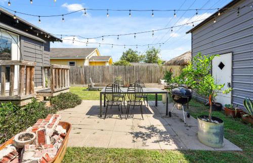 Updated Vintage Oasis, Near Downtown & Stadiums, Huge Yard - Foto 2