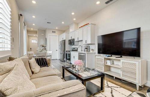 Fenced-In Yard Apt 7 Mi to Westfield Galleria - Foto 6