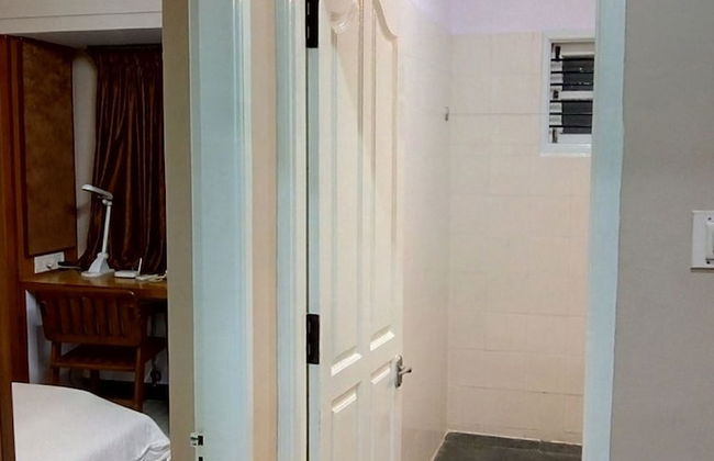 OM Residency - Photo 9