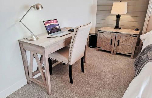 Magazine-Featured Mansion, Golf Green, Casino, etc - Foto 28