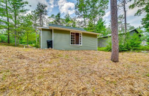 Enchanted Lake Huron Cottage with Beach Access! - Foto 34