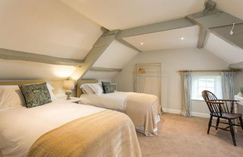 Hollins Farmhouse - Photo 26