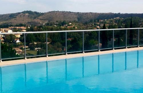 gite dans une maison en rez-de-chaussée avec piscine - Foto 1