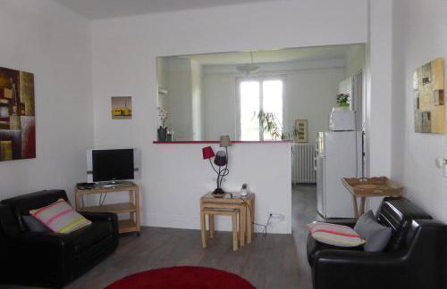 GRAND F3 2 Ch CALME CONFORT PARKING RIVE GAUCHE CREPS HIPPODROME GOLF - Foto 8