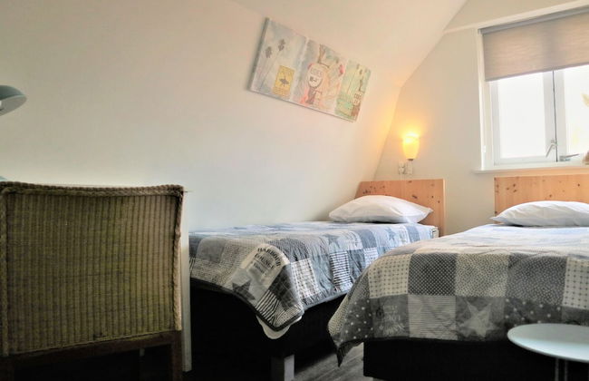 Wonderful Mansion in Giethoorn near Museum with Terrace - Photo 17