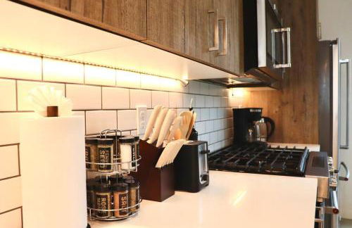 Entire Stunning Townhouse 3br/2.5ba w Parking - Foto 21