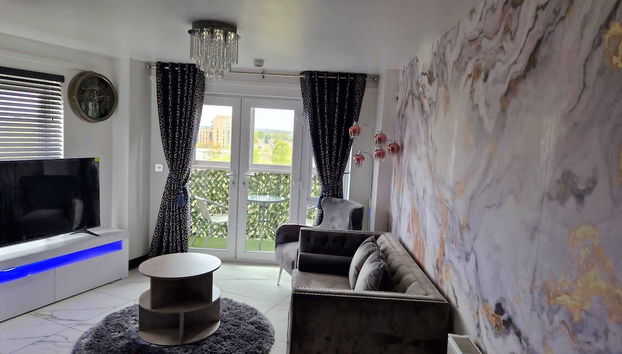 Two bed apartment with balcony Slough,Windsor,Legoland - Foto 2, Imagen principal