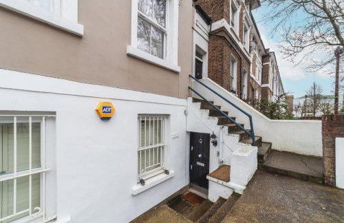 Stylish Shepherd's Bush Flat w/ Patio - Foto 27