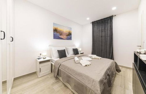 Awesome Home In Lecevica - Foto 40