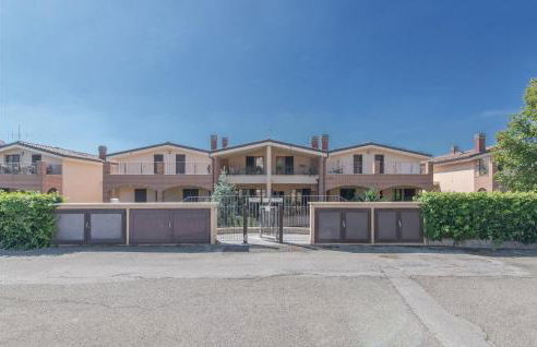 Gorgeous Apartment In Pesaro -Pu- - Foto 1